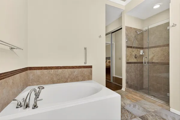 $675,000 | 14 Treestar Place, The Woodlands, TX 77381