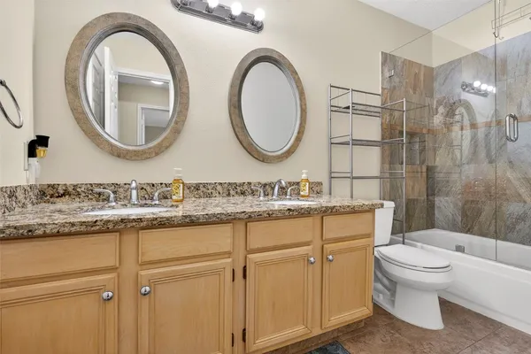 $675,000 | 14 Treestar Place, The Woodlands, TX 77381