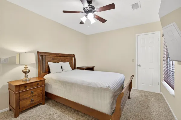 $675,000 | 14 Treestar Place, The Woodlands, TX 77381