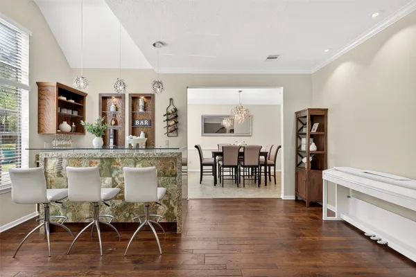 $675,000 | 14 Treestar Place, The Woodlands, TX 77381