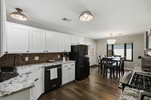 1430 Cedarcrest Lane Bryan, TX 77803 - Photo 5 of 19