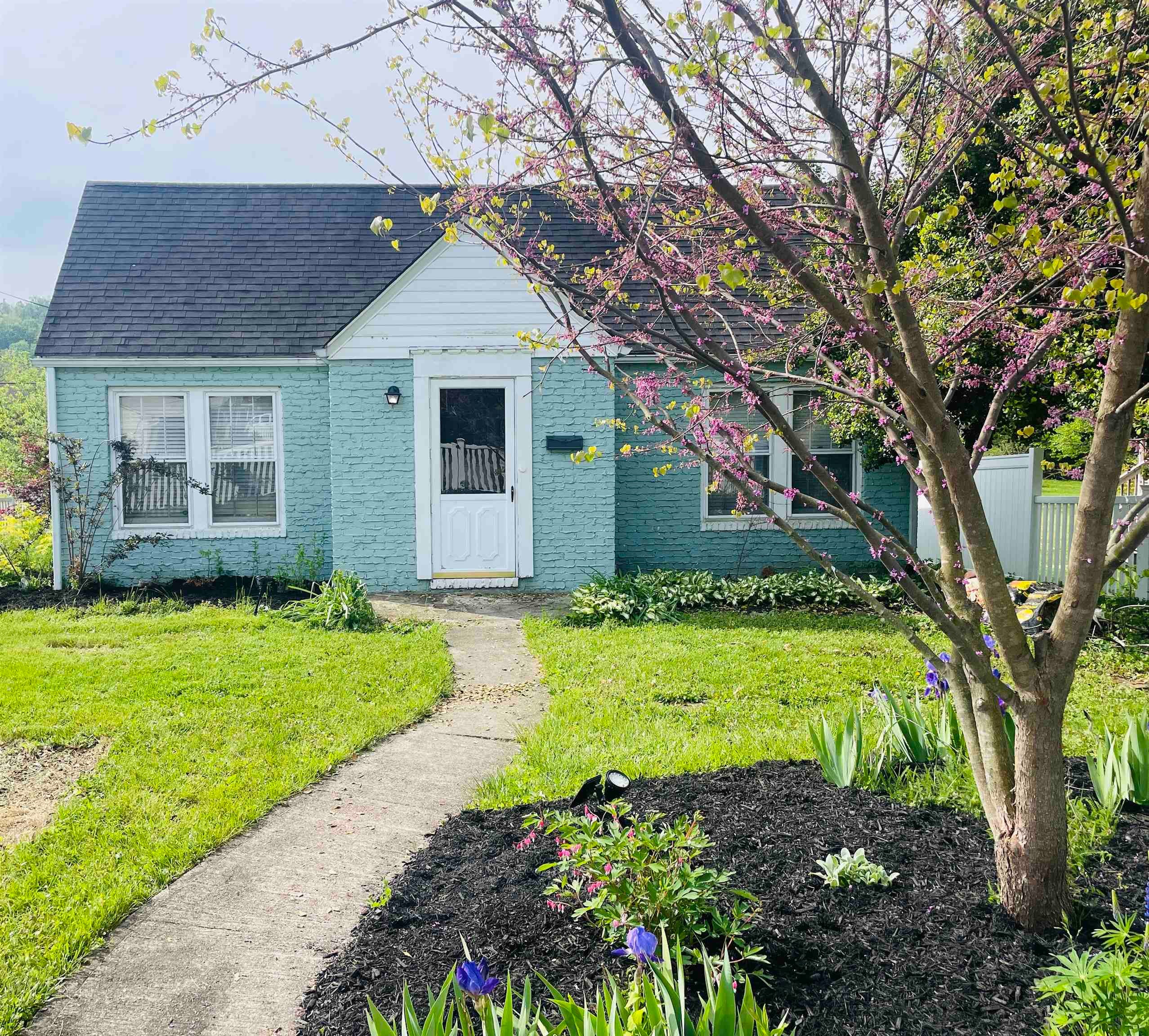 4201 Auburn Road Huntington, WV 25704 - Photo 1 of 18 Gallery Image 1