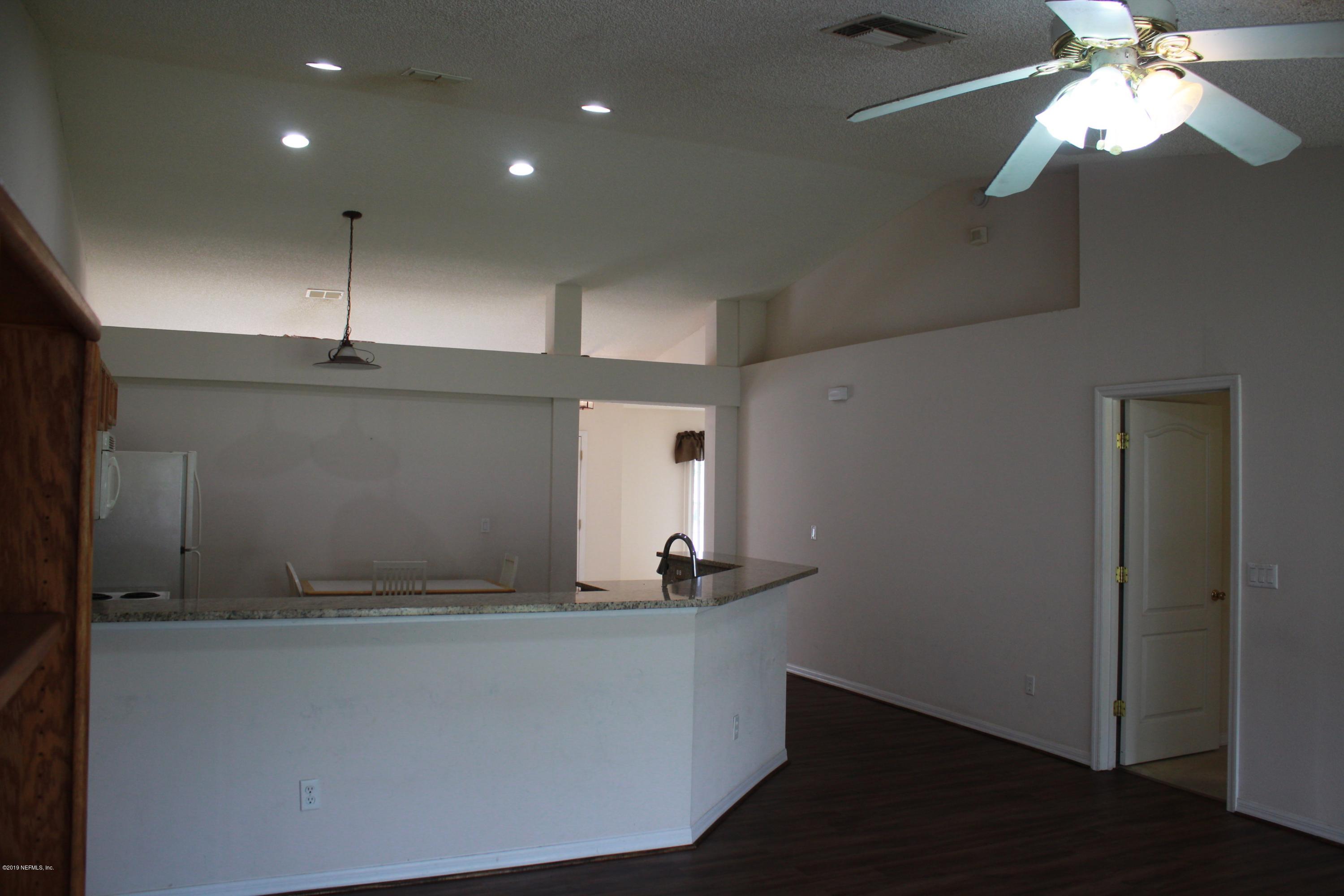 10245 Rising Mist Lane Jacksonville, FL 32221 - Photo 9 of 29 5ABDF6F3-E587-422E-89A5-F6D6DAE4F07B