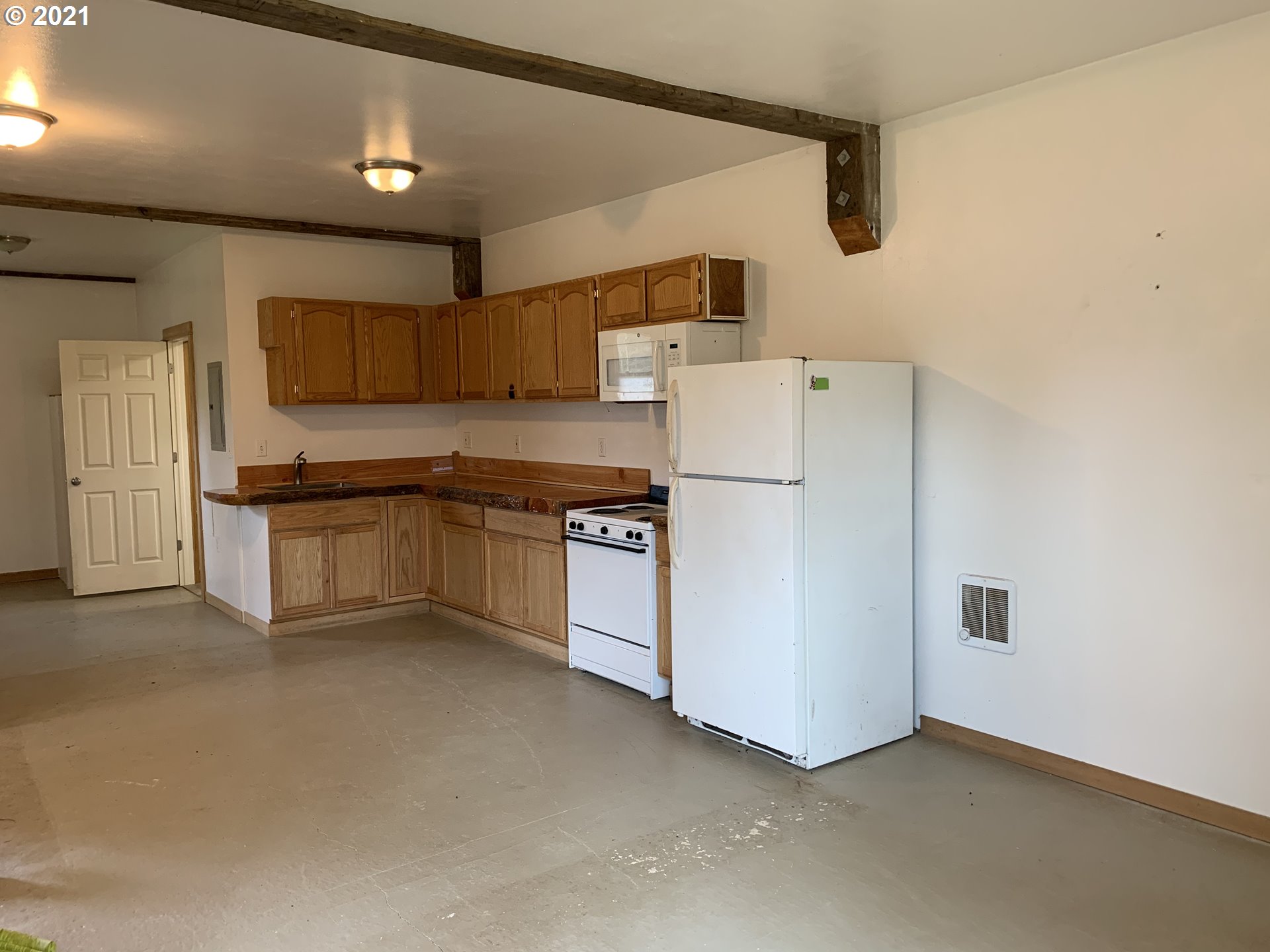 22333 South Bee Hill Road Colton, OR 97017 - Photo 3 of 15 Gallery Image 3