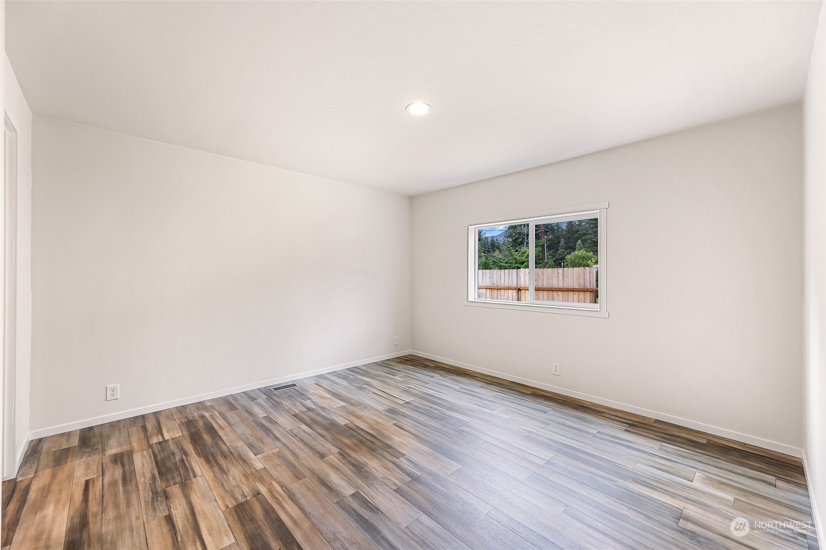6255 Shamrock Road Maple Falls, WA 98266 - Photo 11 of 18 Gallery Image 11