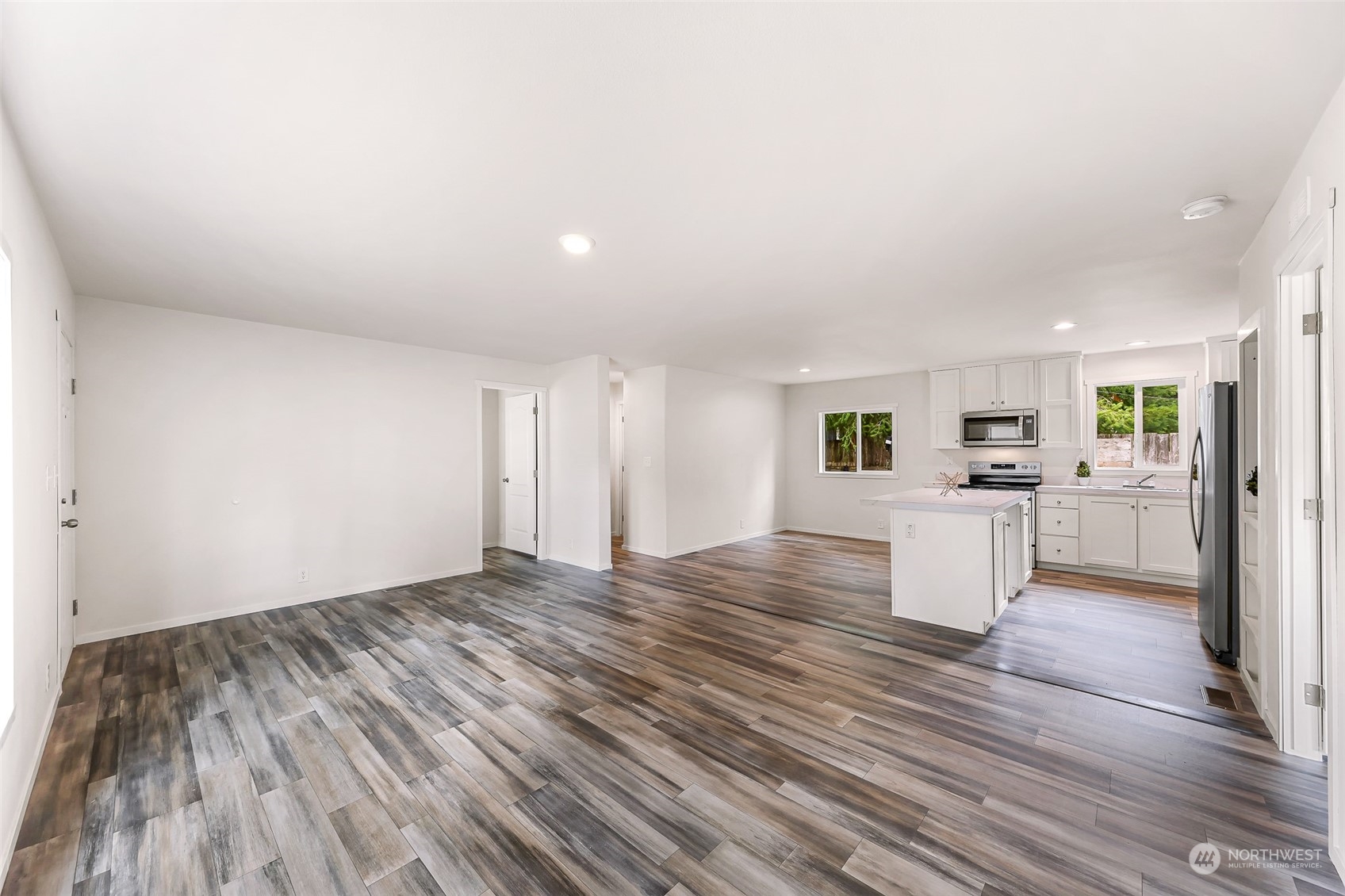 6255 Shamrock Road Maple Falls, WA 98266 - Photo 3 of 18 Gallery Image 3