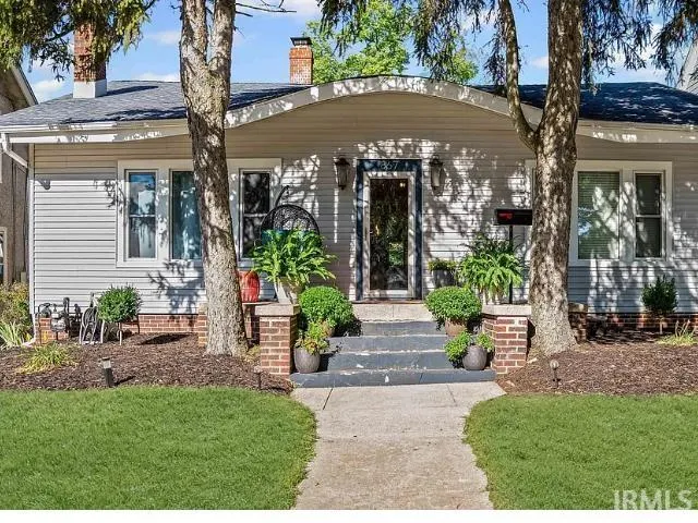 $2,300 | 867 Shawnee Avenue, Lafayette, IN 47905