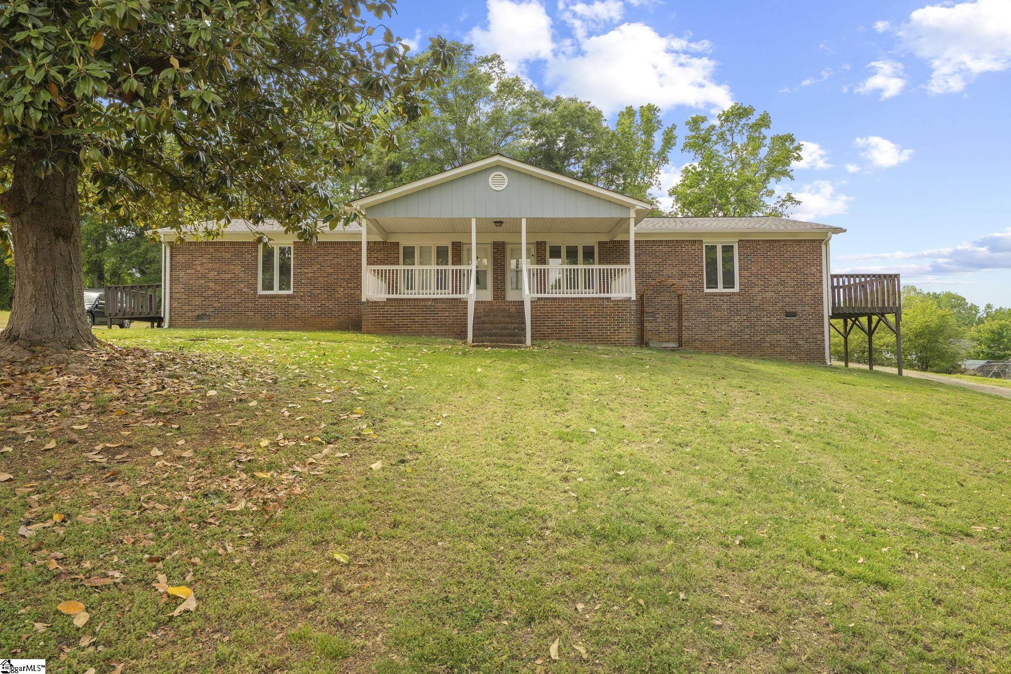 113-115 Hunter Drive Boiling Springs, SC 29316 - Photo 1 of 32