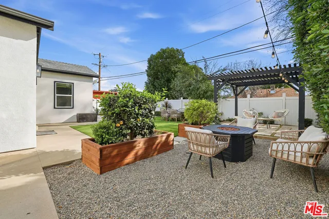$1,049,000 | 17460 Cohasset Street, Van Nuys, CA 91406