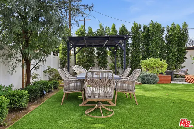 $1,049,000 | 17460 Cohasset Street, Van Nuys, CA 91406