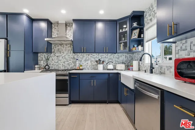 $1,049,000 | 17460 Cohasset Street, Van Nuys, CA 91406