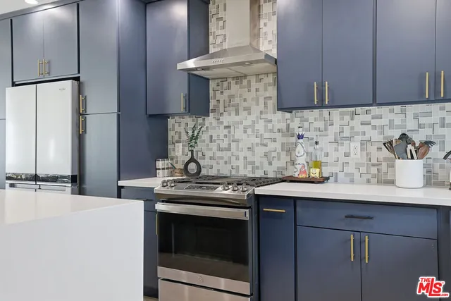 $1,049,000 | 17460 Cohasset Street, Van Nuys, CA 91406