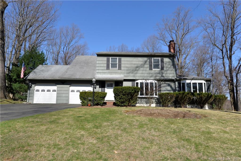 Welcome to 40 Dart Hill Rd, Milford CT