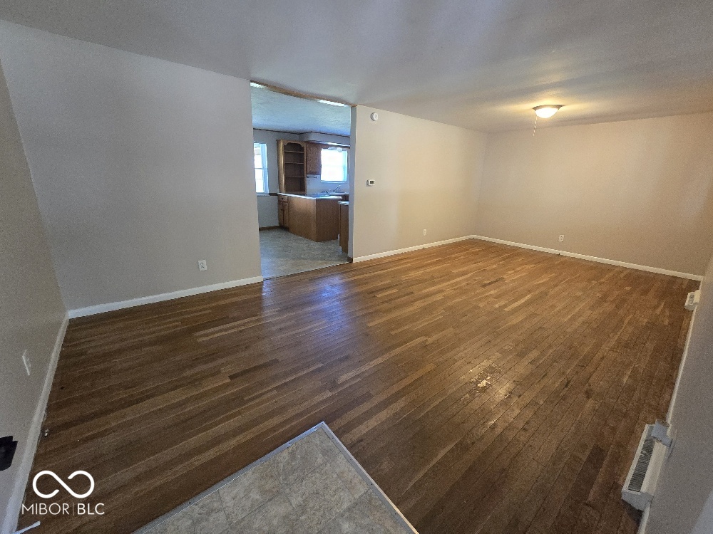 310 Jeffrey Lane Pendleton, IN 46064 - Photo 4 of 17 Gallery Image 4