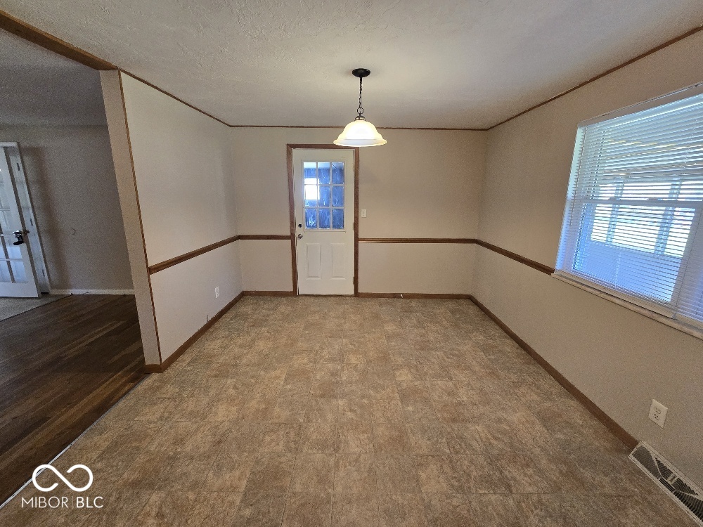 310 Jeffrey Lane Pendleton, IN 46064 - Photo 7 of 17 Gallery Image 7