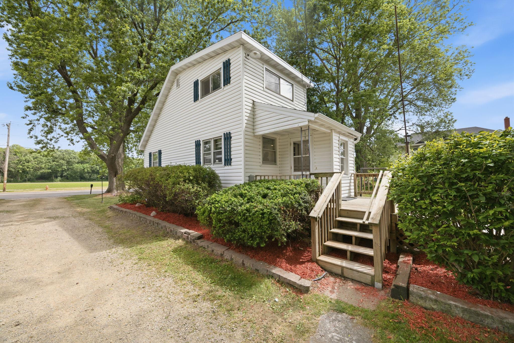 4018 East Rotamer Road Janesville, WI 53546 - Photo 2 of 76