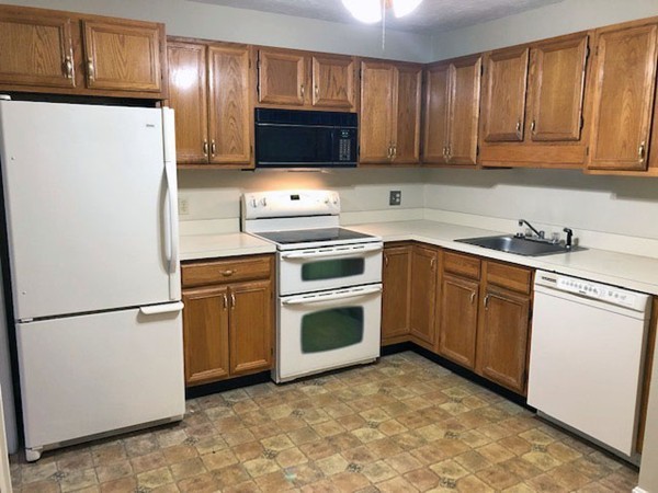 403 Treasure Island Road, Unit 403 Webster, MA 01570 - Photo 9 of 28 Gallery Image 9