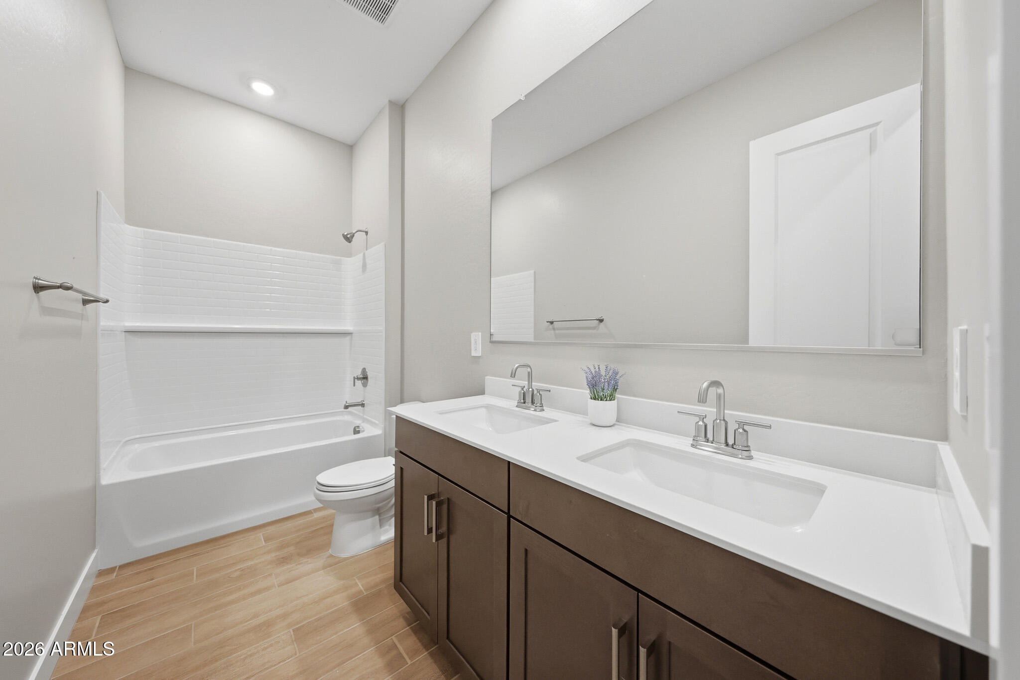 17633 West Pierson Street Goodyear, AZ 85395 - Photo 23 of 53 Full Bathroom #1