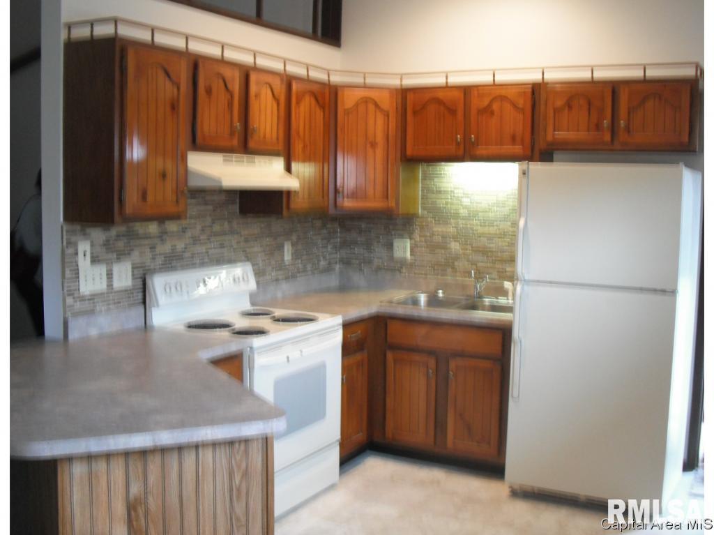 3025 Sherborn Road Springfield, IL 62702 - Photo 6 of 21