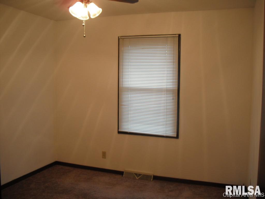 3025 Sherborn Road Springfield, IL 62702 - Photo 7 of 21