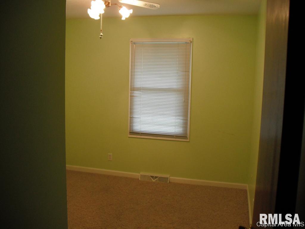 3025 Sherborn Road Springfield, IL 62702 - Photo 8 of 21