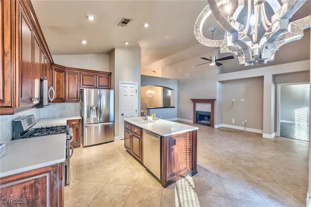 $2,595 | 10341 Timber Willow Avenue, Las Vegas, NV 89135