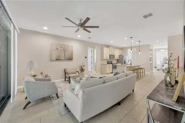 $475,000 | 2608 Valley Sunset Lane, Valrico, FL 33594