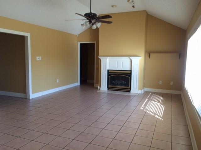 1690 Kings Row Slidell, LA 70461 - Photo 3 of 9 Gallery Image 3
