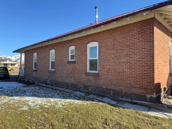 $350,000 | 145 North Lincoln Avenue, Oakley, ID 83346