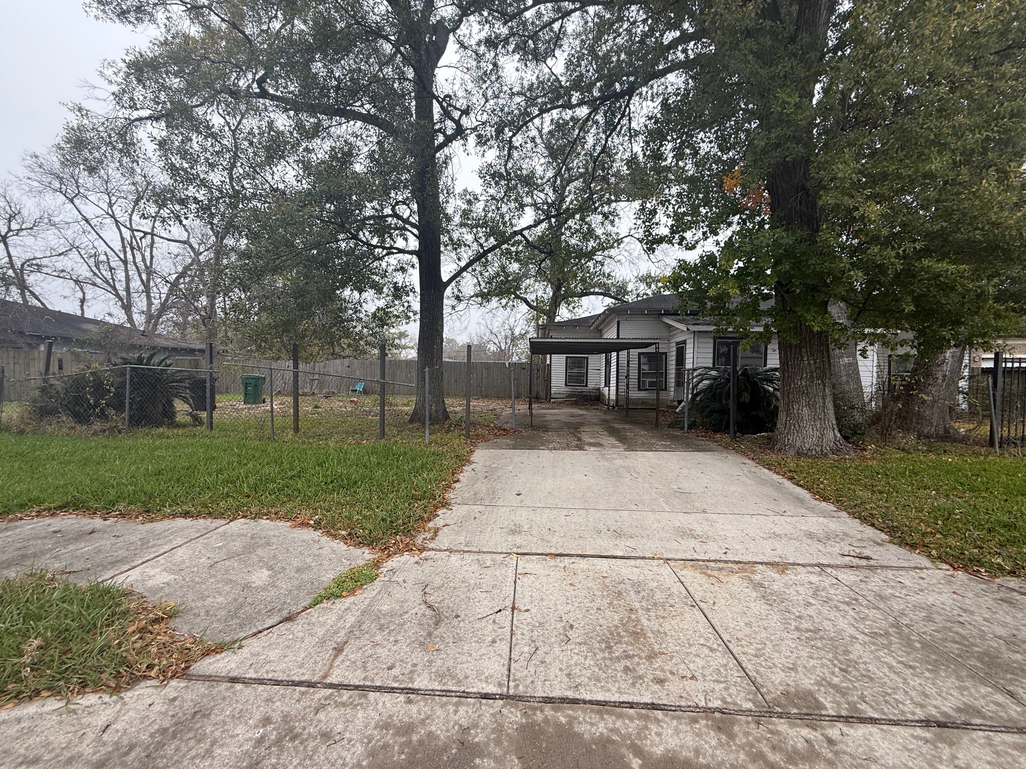 2630 Carmel Street Houston, TX 77091 - Photo 11 of 11 front view of house with a yard