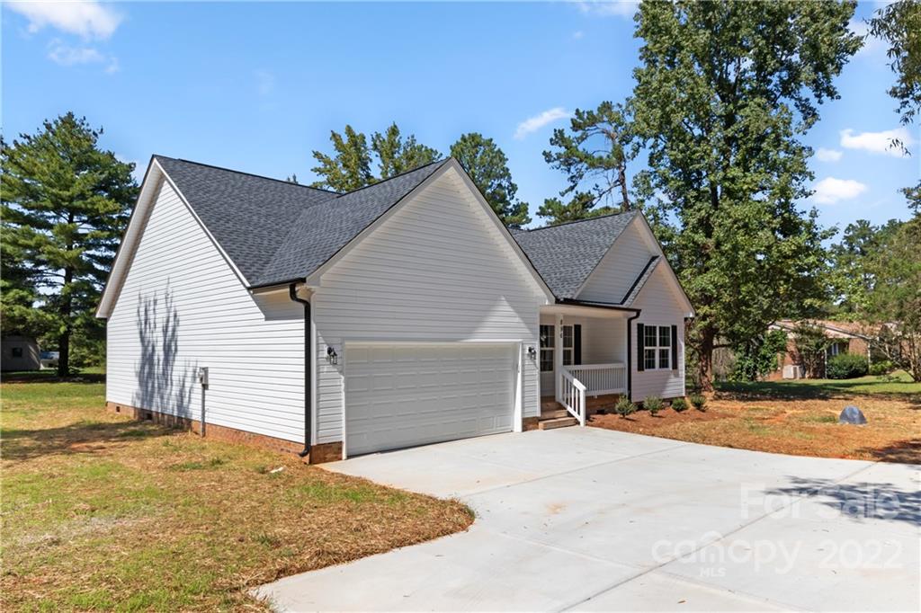 896 Montgomery Road Rock Hill, SC 29732 - Photo 3 of 25 Gallery Image 3