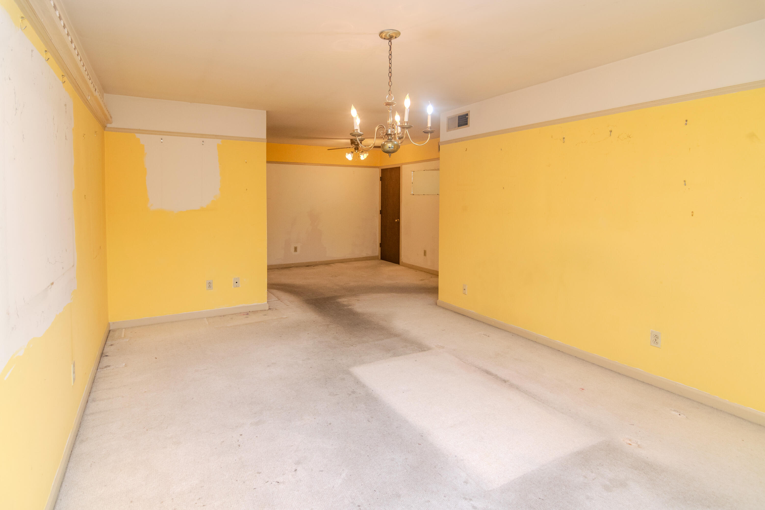 1088 Armstrong Mill Road, Unit D Lexington, KY 40517 - Photo 3 of 14 1088ArmstrongMillD-0011