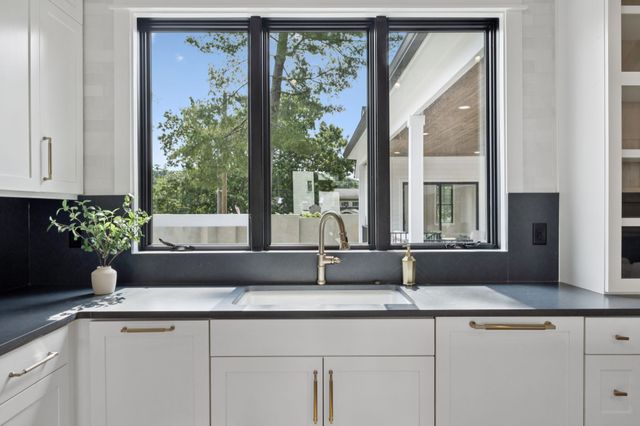 $3,280,000 | 2814 Kenway Road, Nashville, TN 37215