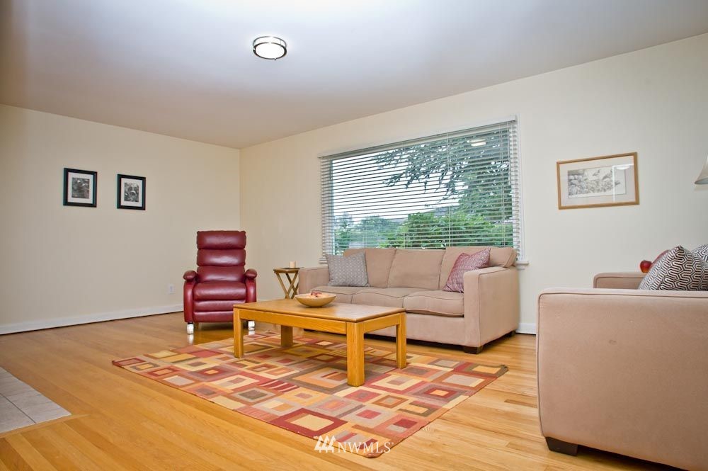 910 Rucker Avenue Everett, WA 98201 - Photo 2 of 13