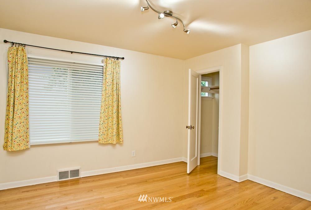 910 Rucker Avenue Everett, WA 98201 - Photo 11 of 13