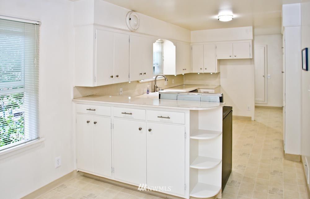 910 Rucker Avenue Everett, WA 98201 - Photo 6 of 13