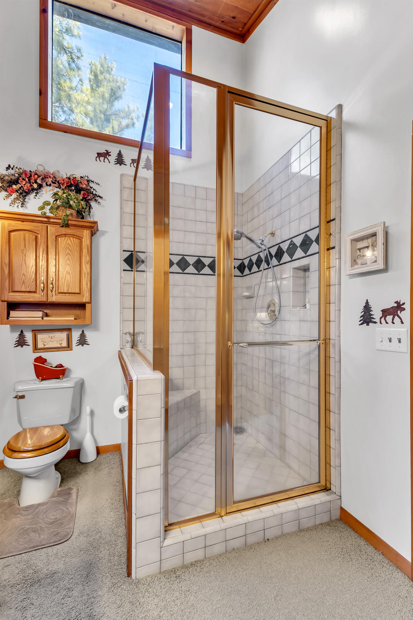 53071 Middleridge Drive Idyllwild, CA 92549 - Photo 27 of 50 a bathroom with a toilet sink and shower
