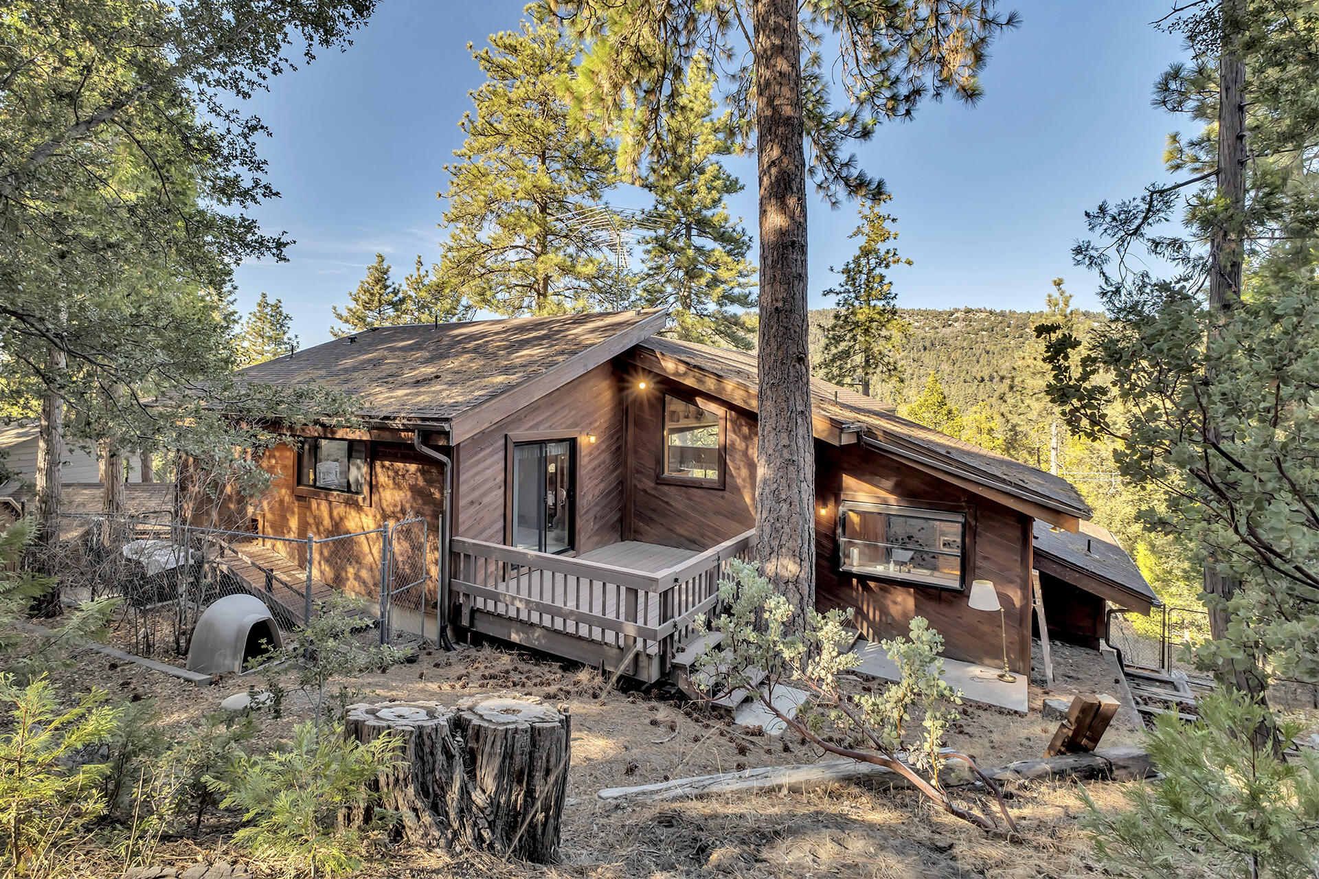 53071 Middleridge Drive Idyllwild, CA 92549 - Photo 45 of 50 a front view of a house with garden