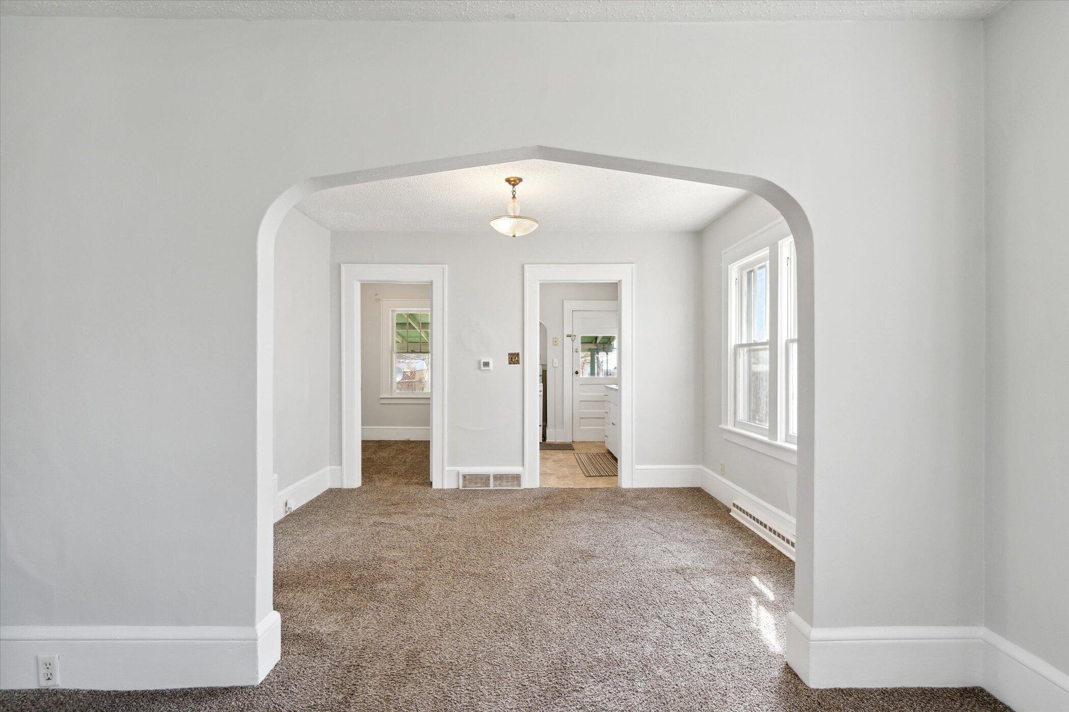 619 North State Street Jackson, MI 49202 - Photo 12 of 49 12-619-N-State-St-Jackson-MI-49202-Windo