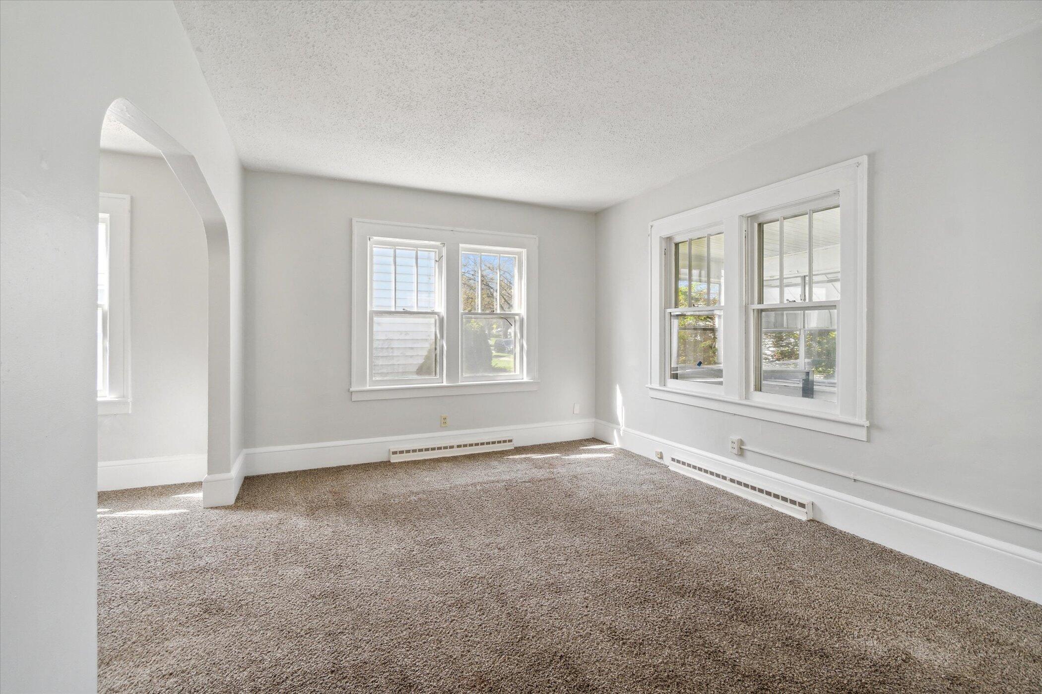 619 North State Street Jackson, MI 49202 - Photo 15 of 49 15-619-N-State-St-Jackson-MI-49202-Windo