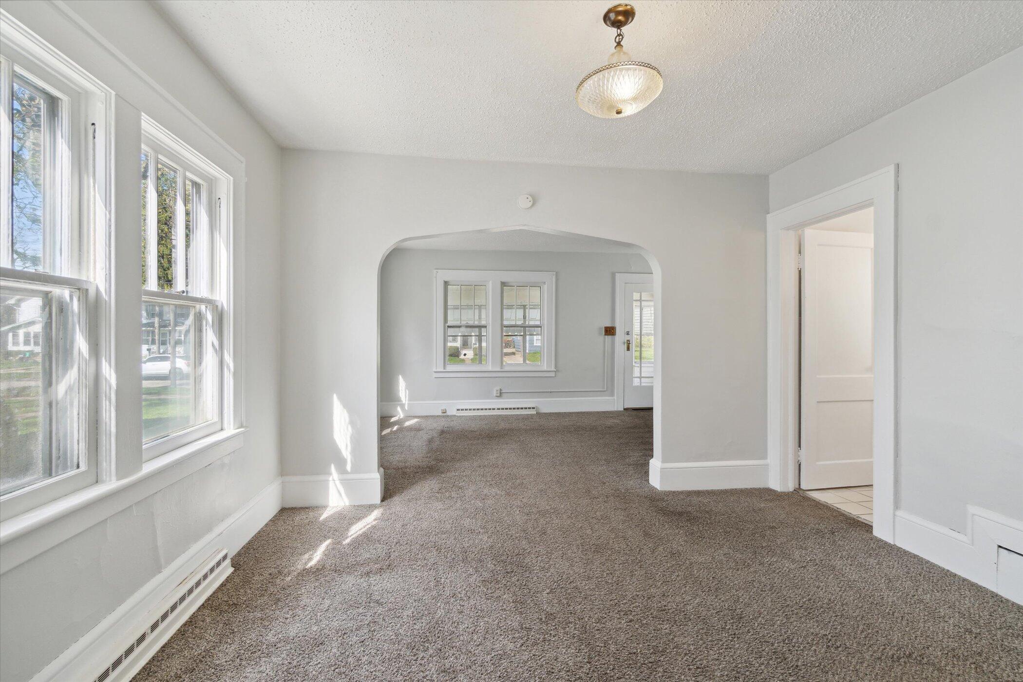 619 North State Street Jackson, MI 49202 - Photo 20 of 49 20-619-N-State-St-Jackson-MI-49202-Windo