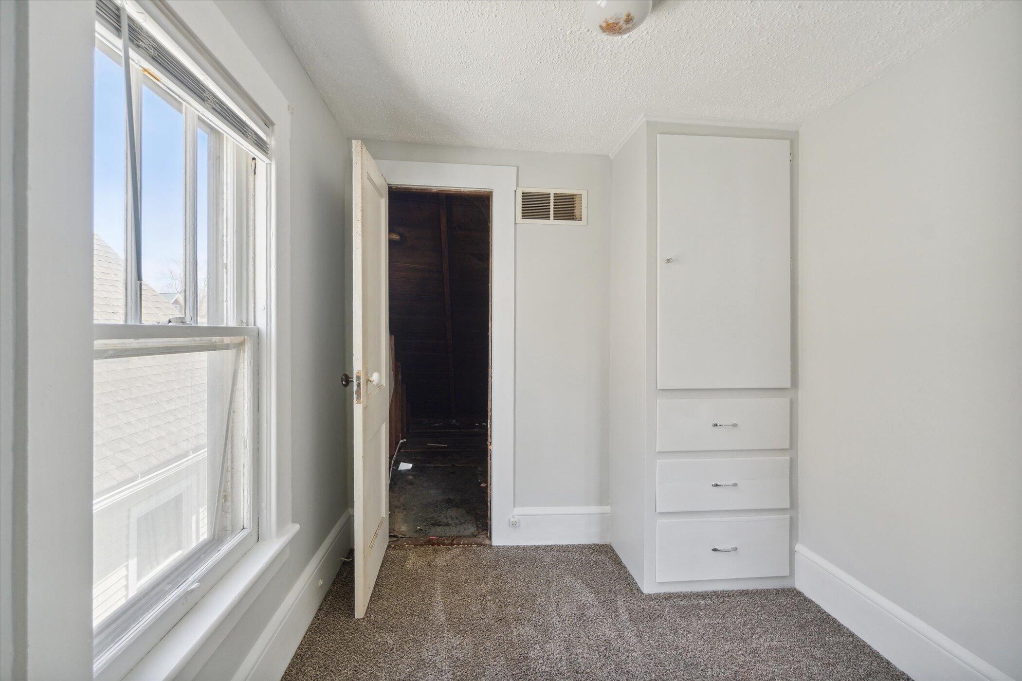 619 North State Street Jackson, MI 49202 - Photo 29 of 49 29-619-N-State-St-Jackson-MI-49202-Windo