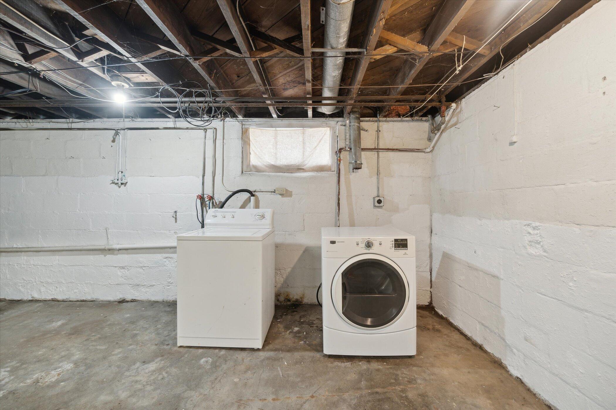 619 North State Street Jackson, MI 49202 - Photo 36 of 49 36-619-N-State-St-Jackson-MI-49202-Windo