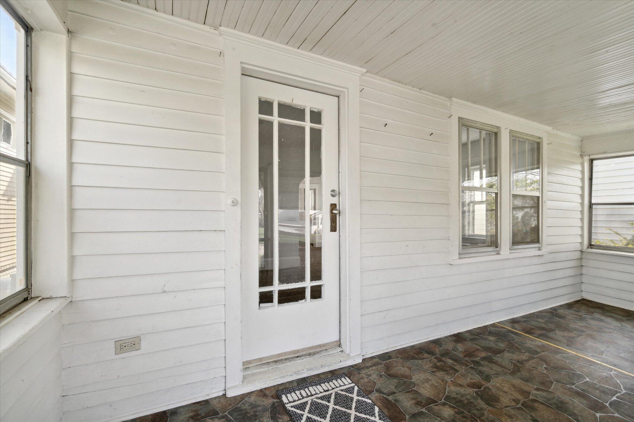 619 North State Street Jackson, MI 49202 - Photo 7 of 49 07-619-N-State-St-Jackson-MI-49202-Windo