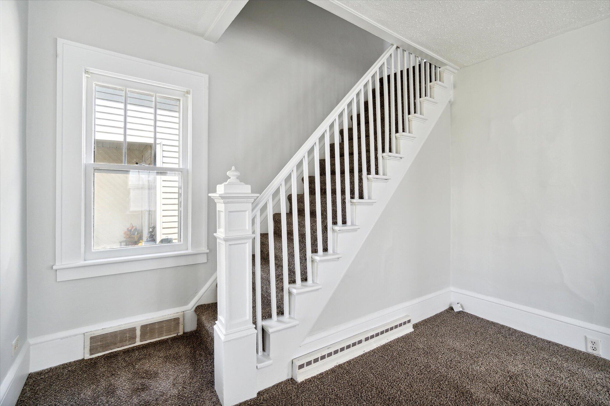 619 North State Street Jackson, MI 49202 - Photo 9 of 49 09-619-N-State-St-Jackson-MI-49202-Windo