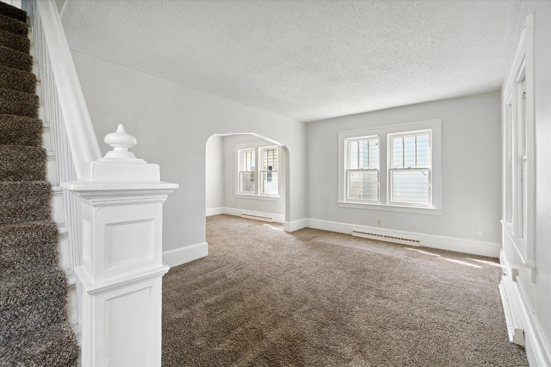 619 North State Street Jackson, MI 49202 - Photo 10 of 49 10-619-N-State-St-Jackson-MI-49202-Windo