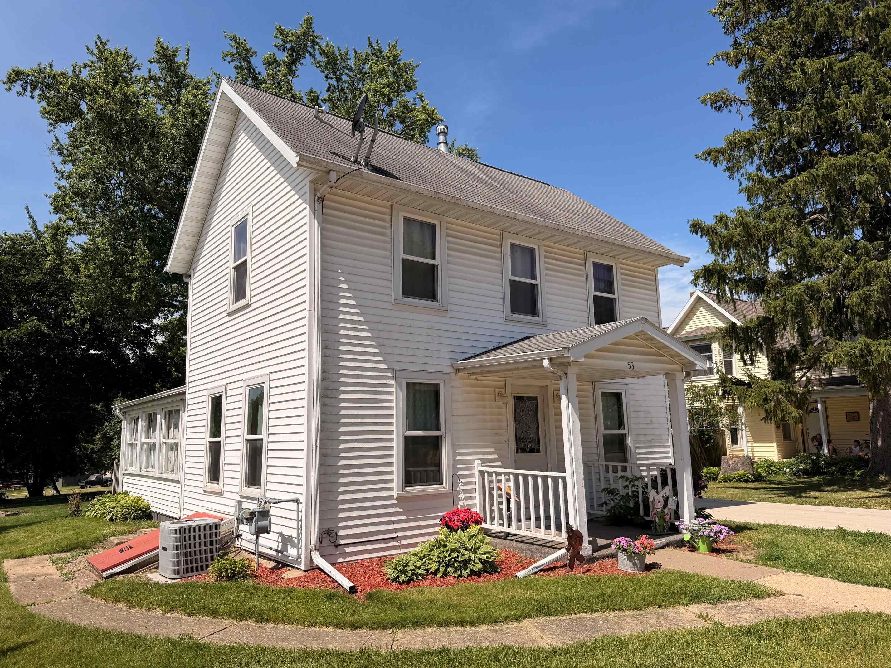 53 West Main Street Benton, WI 53803 - Photo 1 of 1 Gallery Image 1