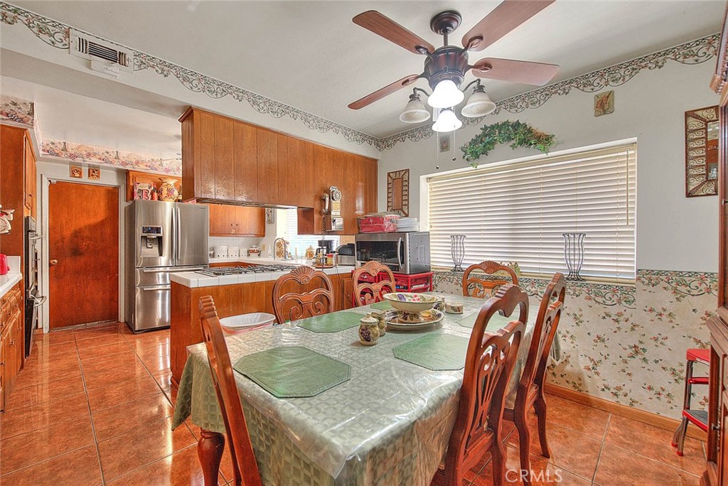 5737 Riverside Avenue Rialto, CA 92377 - Photo 12 of 33