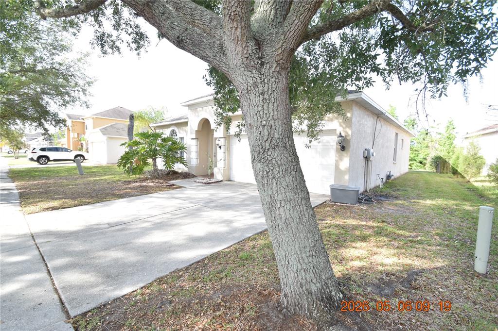1625 Open Field Loop Brandon, FL 33510 - Photo 4 of 40