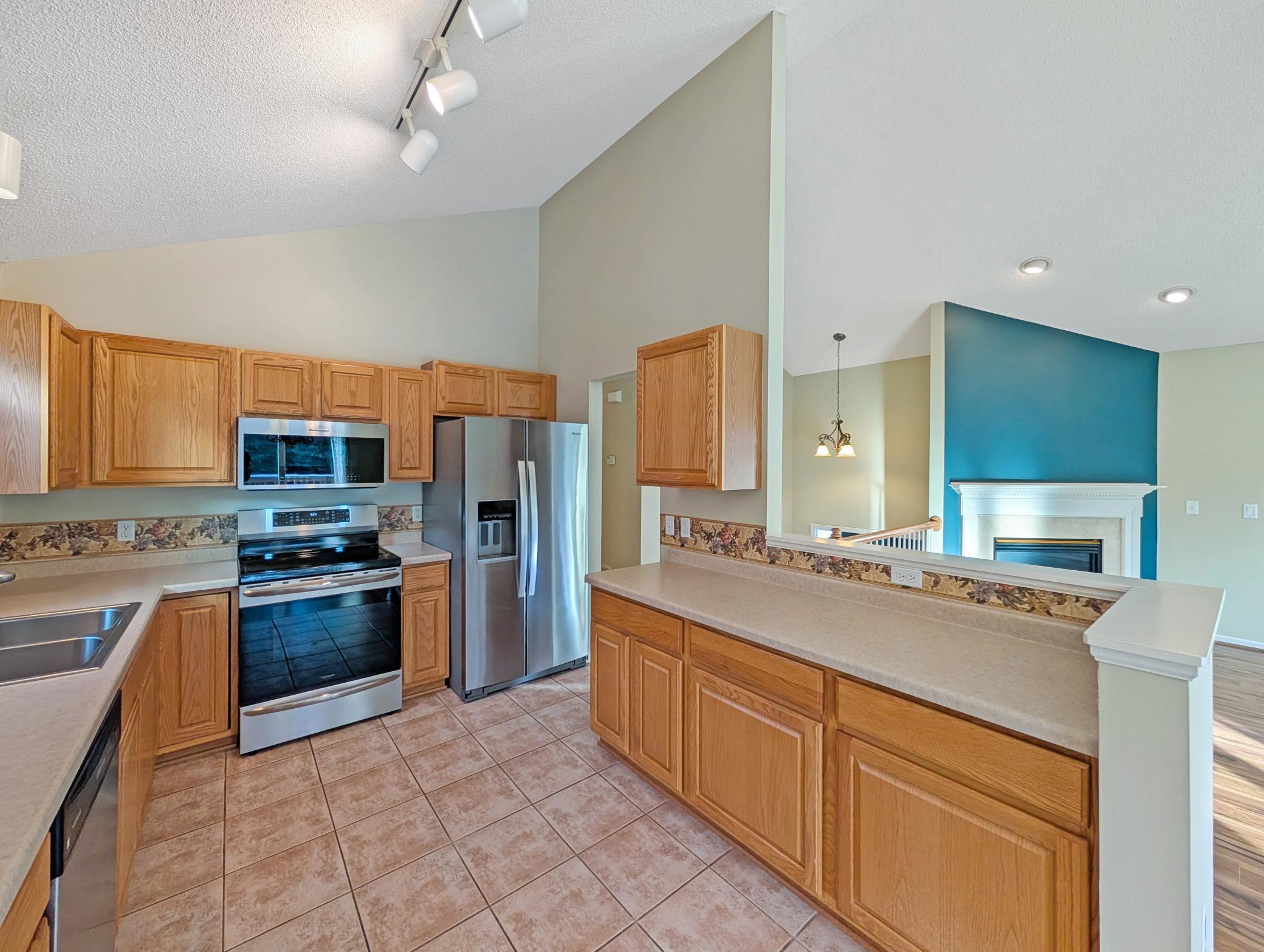 7472 Hampton Lane Shakopee, MN 55379 - Photo 14 of 33